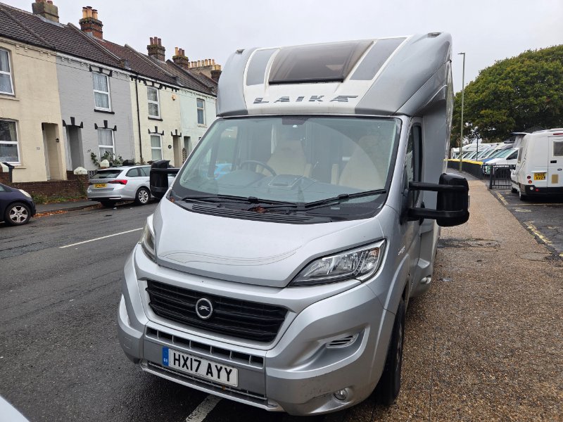 2017 Laika Kreos 3008 Automatic  French Bed  4 belts 4 berth
